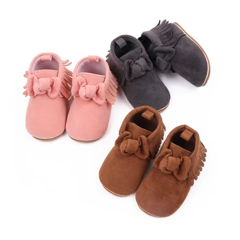 Ботинки для девочек, 3 цвета, нескользящая обувь для первых прогулок на мягкой подошве с кисточками