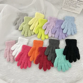 Детские однотонные перчатки из кораллового флиса, зимние Мягкие плюшевые утолщенные перчатки с пятью пальцами, теплые варежки для мальчиков и девочек, уличные ветрозащитные перчатки