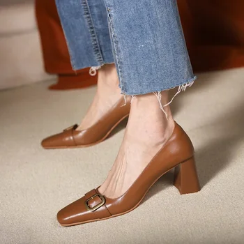 Женские элегантные туфли-лодочки с квадратным носком Простые женские туфли-лодочки во французском стиле на толстом каблуке 6,5 см из воловьей кожи Весенние повседневные туфли-лодочки