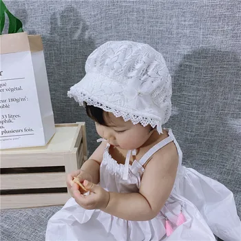 Милая кружевная шапочка-капор для девочки, Дышащая шапочка с цветочной сеткой для новорожденных, мягкая Регулируемая летняя шапочка-бини для малышей 0-18 м